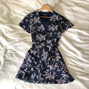 Banana Republic Navy Floral Wrap Dress 🌸SPRING🌸